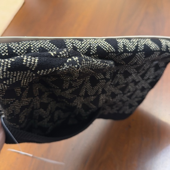 Michael Kors Scarf/Hat Set, Winter Scarf, Beanie black goldish color MK monogram - Picture 7 of 8